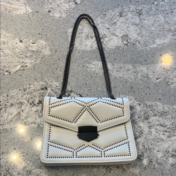 Handbags - Elegant White Chain Strap Crossbody Bag